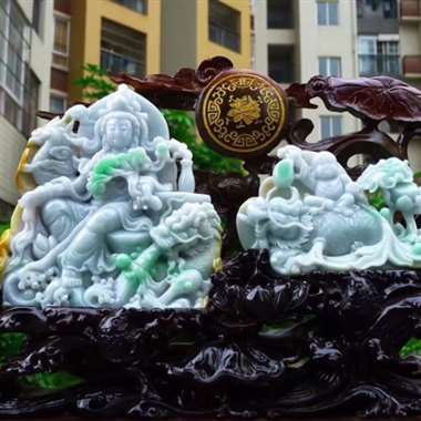 缅甸天然翡翠A货 精美 飘阳绿 精美 送子观音 连生贵子 雕刻精美线条流畅种水好 彩色艳丽 搭配精美 缅甸天然翡翠A货 精美 飘阳绿 精美 送子观音 连生贵子 雕刻精美线条流畅种水好 彩色艳丽 搭配精美