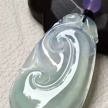缅甸翡翠冰种如意