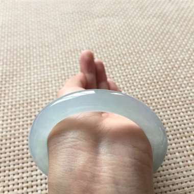 高冰起胶起光圆条手镯，规格：57.1*11.1*10.7，老坑老种，水头足，底子细腻均匀！