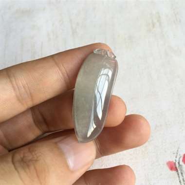 冰种 福瓜 冰种 整体有底色 质地细腻 冰透感好 种老 水头足 起光 佩戴漂亮 无纹裂 尺寸 39.