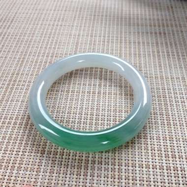 17041329#圆条尺寸:57.4x11.3x11mm 细润辣色镯,细腻温润,条形圆润,颜色鲜艳带 17041329#圆条尺寸:57.4x11.3x11mm 细润辣色镯,细腻温润,条形圆润,颜色鲜艳带