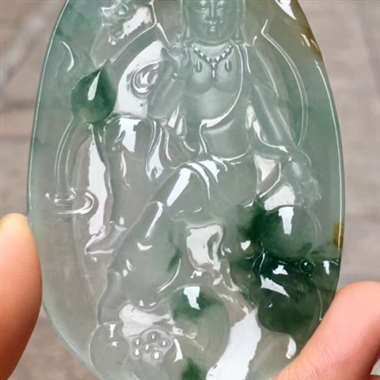 老坑高冰种三彩色《自在观音》,冰透完美起光大件色彩艳丽 老坑高冰种三彩色《自在观音》,冰透完美起光大件色彩艳丽