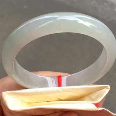 58.7圈口正庄手镯，底庄细腻，干净清爽，完美，版形好，上手好看，圈口对的可以收，尺寸58.7*12