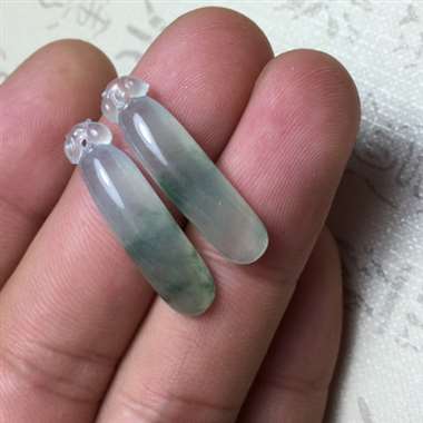 冰种飘花福瓜一对 种老水足 水润通透 雕工精细 可镶嵌做耳坠