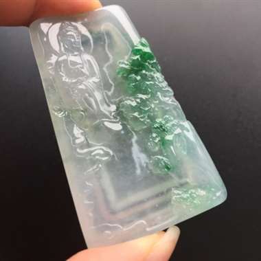 高冰种飘阳绿完美观音，内飘雪花棉，厚装大件 ，种好，水润通透，晶莹起胶 实物比图片更好看。尺寸：62