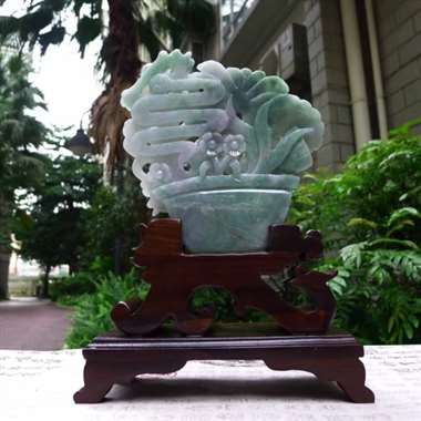 翡翠A货精雕浅紫春带彩和和美美摆件 种水足，雕工精 裸石规格：185*170*11mm 含底座：28