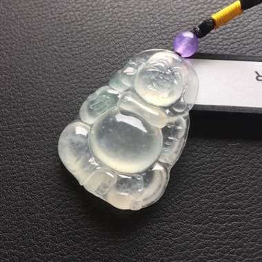 冰种佛公，造型饱满，大方美观。