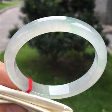 冰种正圈，尺寸54.5-11.0-7.1，水润冰透，种老起光，完美