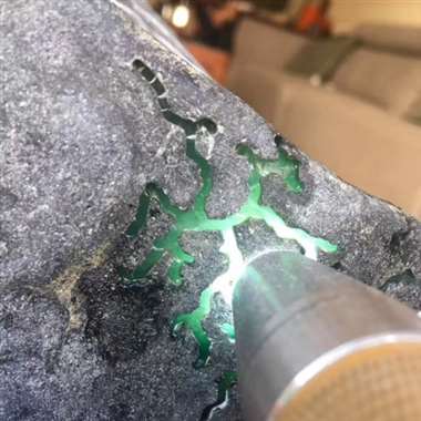 WW270新货7·4公斤格云角开窗料，种好水好，打灯透，杠味足，带底色，个头大，品相好，料子完整无