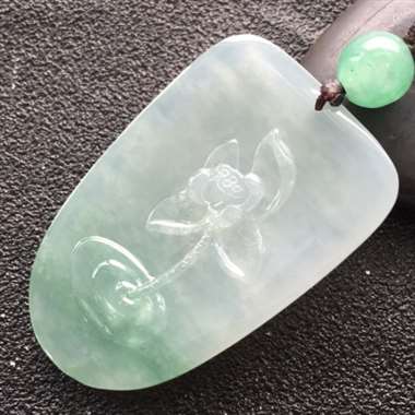 冰种飘花佛挂件