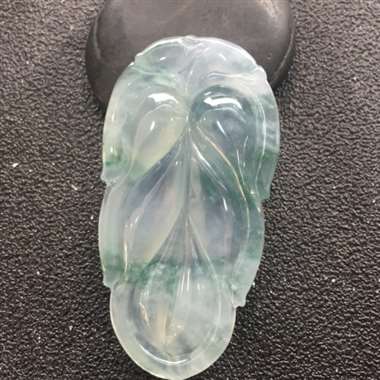 冰种飘花翡翠叶子挂件