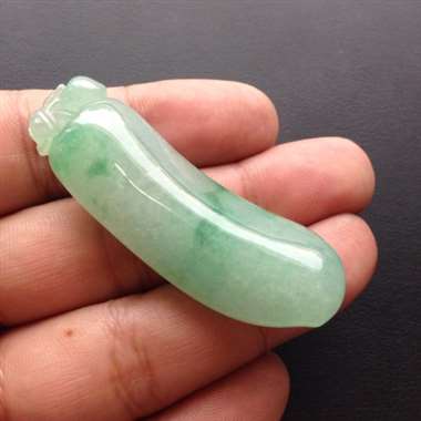 冰种晴水底飘花福瓜吊坠 水润色靓 种细腻完美