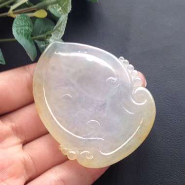 冰飘黄翡观音，质地细腻，水润通透，完美！实物更美丽！