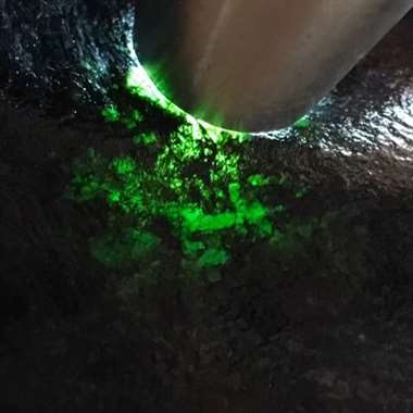 RLL❤0.84公斤，老皮壳黑乌纱，皮色够好，爆透色料，高档赌料，带色够绿，拍不出实物，对庄的来
