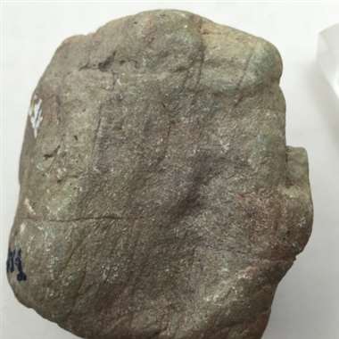 RF05  1.06公斤木那全赌牌子料，打灯通透，有绿色表现，种水不错，可以赌大牌子，尺寸：8