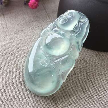 高冰飘花完美布袋佛钢性强。尺寸:49.9*26.7*8.1 高冰飘花完美布袋佛钢性强。尺寸:49.9*26.7*8.1