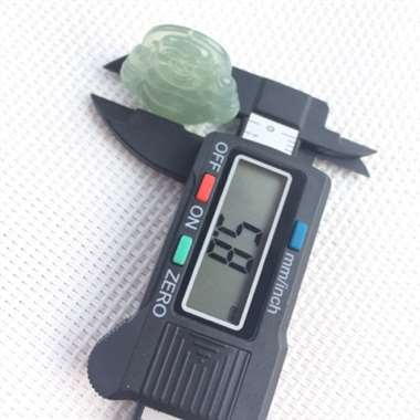 缅甸翡翠A货，冰种晴水佛，完美饱满大气，上身效果超赞，性价比超高，手慢无。厂价直销。