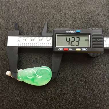 阳绿如意18k镶嵌吊坠