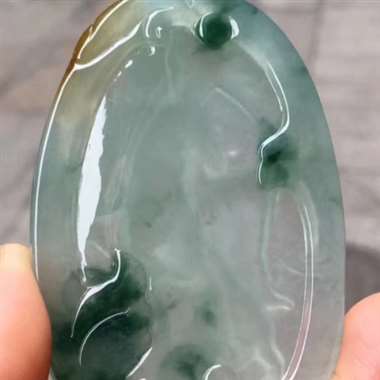 老坑高冰种三彩色《自在观音》，冰透完美起光大件色彩艳丽