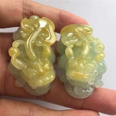 糯种飘黄翡貔貅挂件一对 糯种飘黄翡貔貅挂件一对