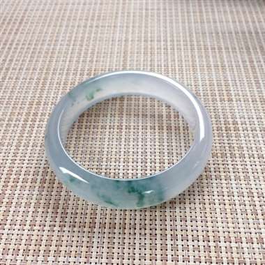 17041427#正圈尺寸：54.2x13.2x7.3mm 冰飘花镯，很纯很细腻的品质，种老水足，起