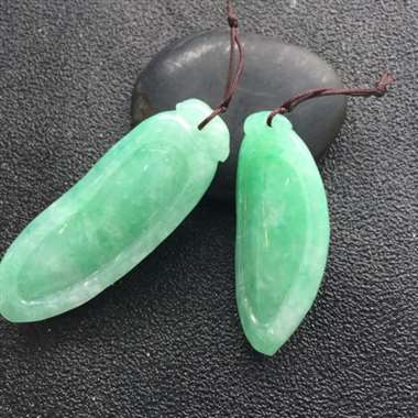 冰糯种飘苹果绿完美福瓜挂件一对