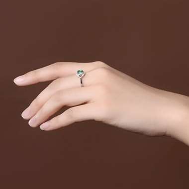 18k镶嵌，主石0.5ct，配钻0.06ct，手寸12#