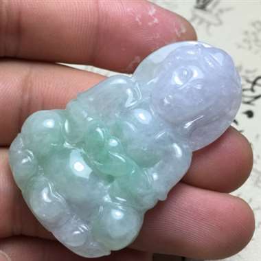 春带彩正装观音 种水足 色泽鲜艳 品相好 雕工好 完美厚庄