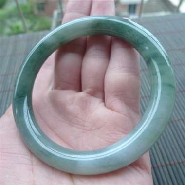 11618完美无纹裂老坑飘花园条手镯 圈口54.5-8.5mm 种水好 水灵水润 性价比高 上手佩戴