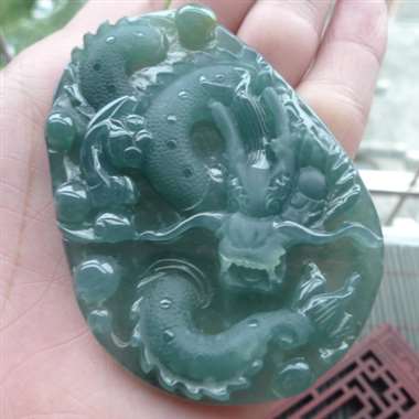 111112完美好种 冰润蓝水满绿霸气龙牌，种水好，打灯蓝绿，大件霸气，质地细腻通透，料老，工艺精美
