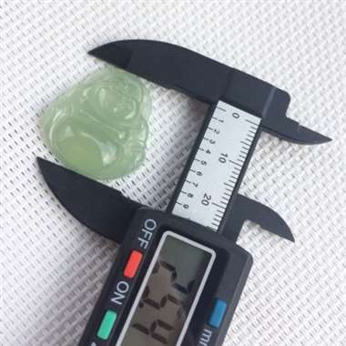 缅甸翡翠A货，冰种晴水佛，完美饱满大气，上身效果超赞，性价比超高，手慢无。厂价直销。