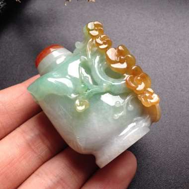 巧雕黄加绿鼻烟壶 尺寸50-36-21毫米