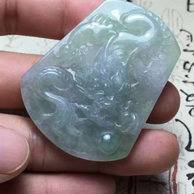 春彩龙戏珠 种老水足 设计独特 雕工精美 外形方正美观大方 实物更美 春彩龙戏珠 种老水足 设计独特 雕工精美 外形方正美观大方 实物更美