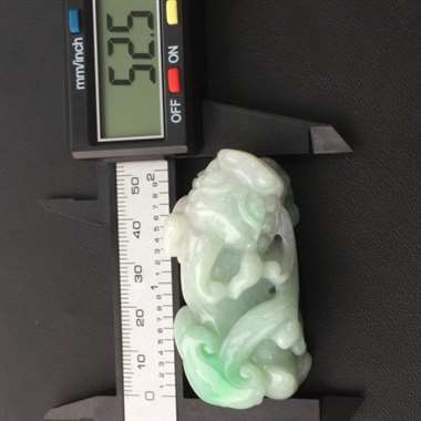糯种飘绿貔貅。尺寸：52.5-26.3-22.0