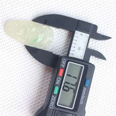 缅甸翡翠A货，冰种带鲜色，完美大气，性价比超高，厂家直销，手慢无。