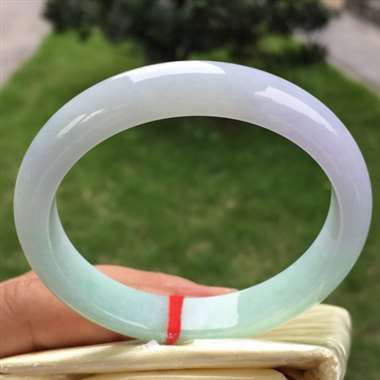 双彩正圈，尺寸55.4-11.1-7.3，水润细腻，颜色亮丽，半紫半绿交相辉映，完美