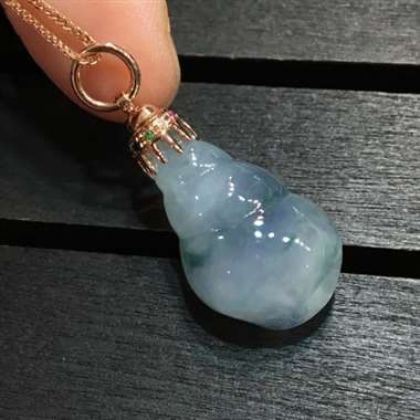 法螺，精工细作，冰紫，完美，18k金伴彩宝镶嵌，简约大方，特色时尚。法螺可以收纳邪气，辟邪进宝。