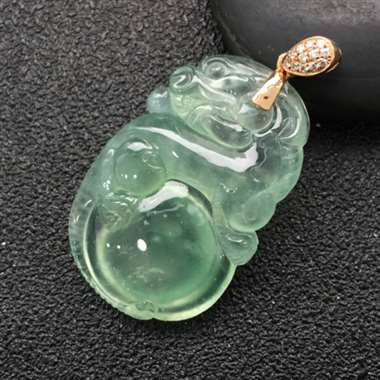 冰种晴水翡翠貔貅吊坠 尺寸：31.4-22.1-5.7mm