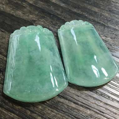 一对平安无事牌,完美起光,底庄细腻,大件厚庄,水头足,性价比高,实物更好看,推荐,尺寸53.5*36 一对平安无事牌,完美起光,底庄细腻,大件厚庄,水头足,性价比高,实物更好看,推荐,尺寸53.5*36