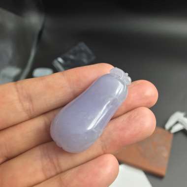 缅甸翡翠A货，福到了，财运滚滚，上身效果超级赞，完美饱满，性价比超高，手慢无货了。
