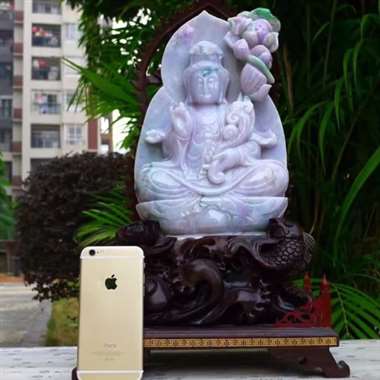 老坑大件观音摆件 精美水润 冰糯 春带彩 精美 观音菩萨 雕刻精美线条流畅种水好 搭配精美高档檀木底 老坑大件观音摆件 精美水润 冰糯 春带彩 精美 观音菩萨 雕刻精美线条流畅种水好 搭配精美高档檀木底