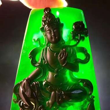 墨翠观音菩萨挂件，极品老坑料墨翠：打灯全透绿～纯手工雕刻，质地细腻纯净，高品质，高质量，黑光亮，完美