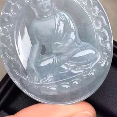 冰种大日如来佛牌:完美无裂纹,种老起胶,雕工精致,饱满,尺寸:50.7/43.7/7.7 ,tm15 冰种大日如来佛牌:完美无裂纹,种老起胶,雕工精致,饱满,尺寸:50.7/43.7/7.7 ,tm15