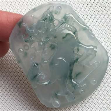 缅甸翡翠A货,高冰飘花的吉祥如意,质量杠杠的,工艺一流,手慢无货。老坑冰糯种麒麟,招财辟邪,工艺精细 缅甸翡翠A货,高冰飘花的吉祥如意,质量杠杠的,工艺一流,手慢无货。老坑冰糯种麒麟,招财辟邪,工艺精细