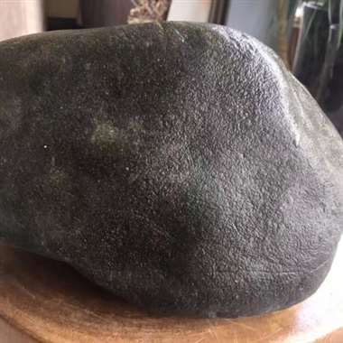 WW146新货8公斤莫西沙全赌，种好水好，水头足，肉质细，皮壳翻沙均匀，料子完整，切不死的料，可赌