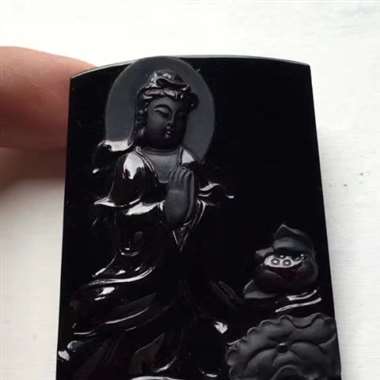 ♥️墨翠:站立观音，完美无裂纹，细腻干净，黑度极黑，性价比高，纯手工打造，打灯透绿，薄利多销，一手货