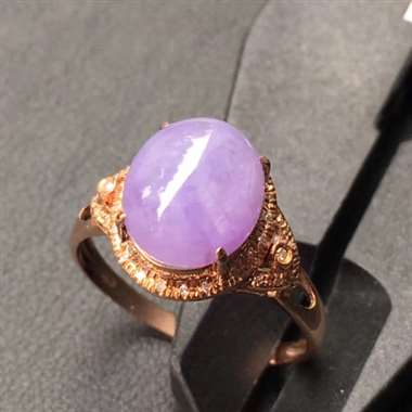 18K金镶嵌翡翠冰种紫罗兰戒指,种好色辣,完美饱满,性价比高,裸石大小:9.7/8.5/5mm 18K金镶嵌翡翠冰种紫罗兰戒指,种好色辣,完美饱满,性价比高,裸石大小:9.7/8.5/5mm