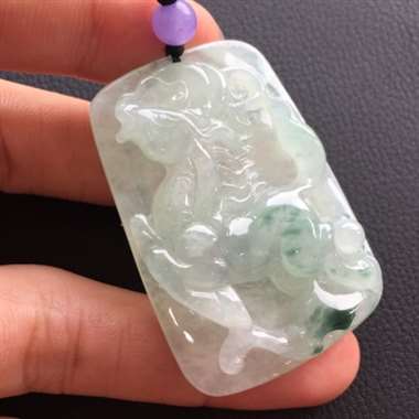 冰糯种浅底飘花马牌挂件 直上青云