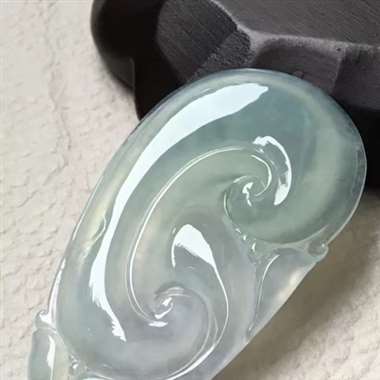 缅甸翡翠冰种如意