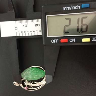 冰种飘绿完美18k金镶嵌叶子吊坠。裸石：21.6*8.5*3.8